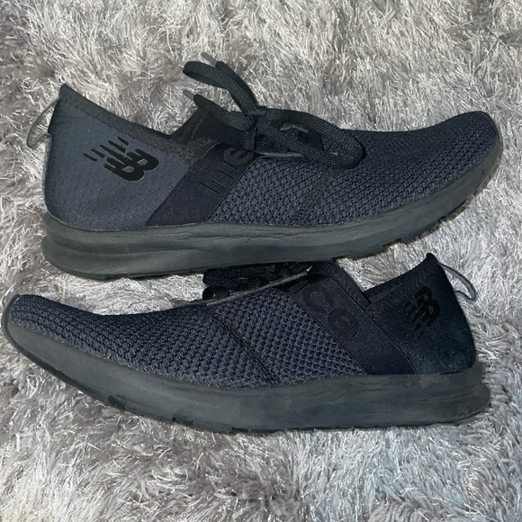 Lightly used women’s new balance size 9 1/2 - Picture 2 of 3